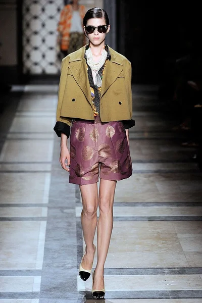 Look 5